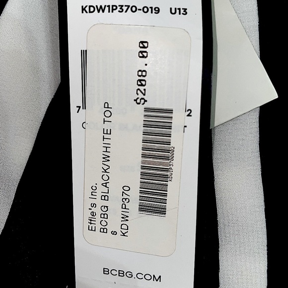 NWT BCBG white and black striped top! Read description! MAKE AN OFFER! 🤩❤️👀😍 - Picture 5 of 5